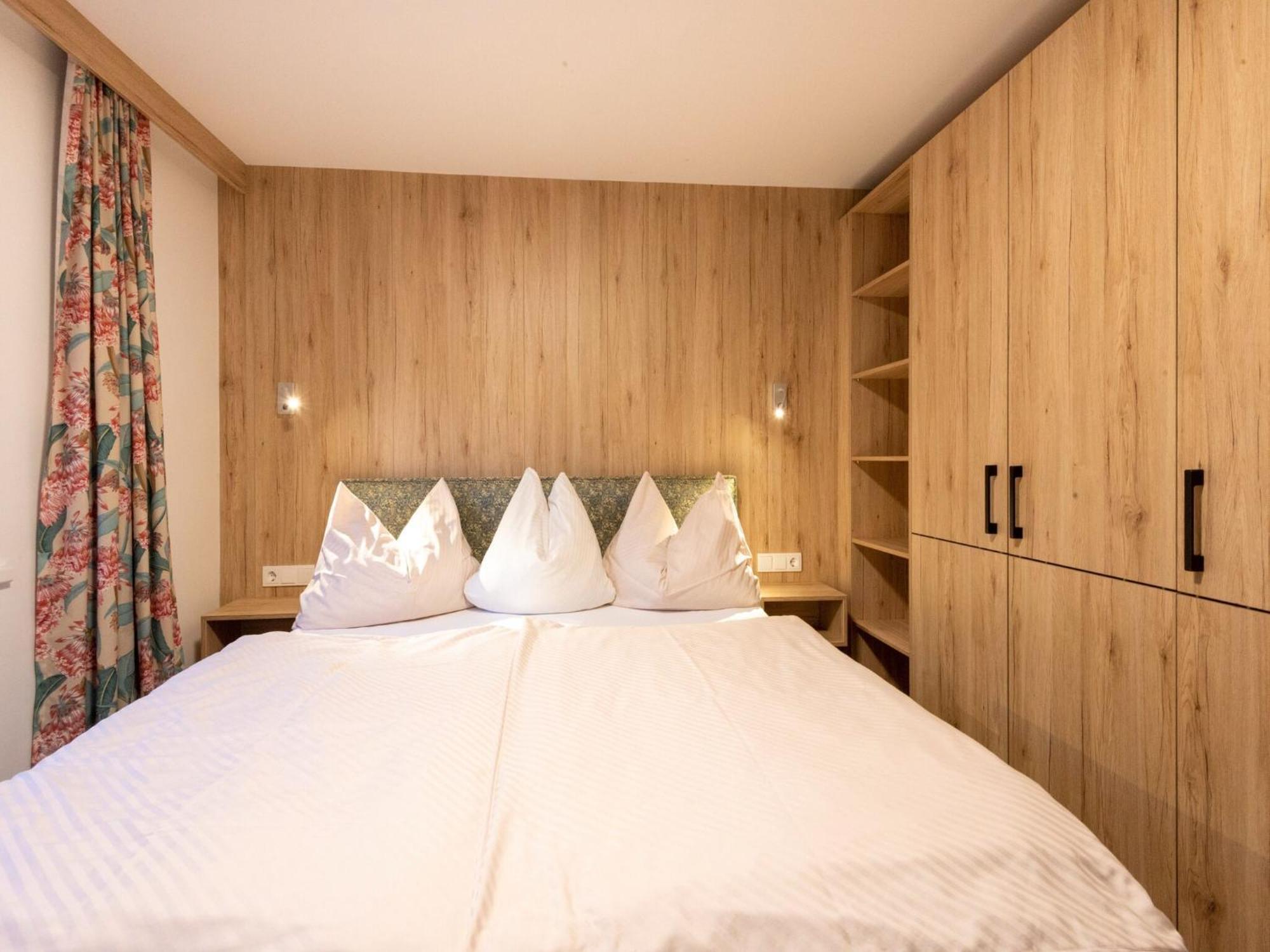 Lovely With Sauna Storage Pool Terrace Apartment